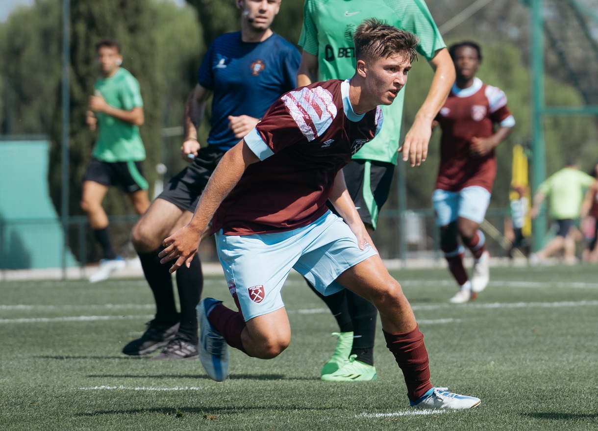 George Earthy in action for West Ham United U21s