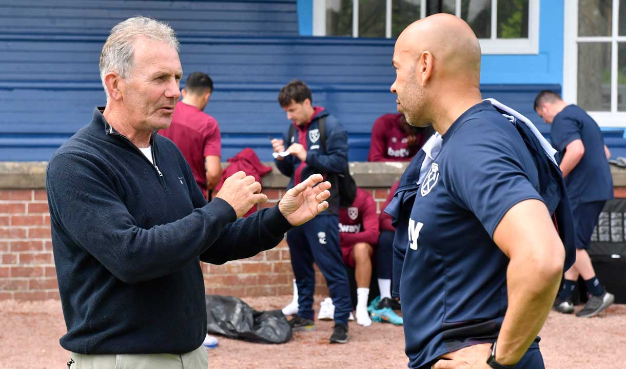 Ray Stewart chats with Hammers coach Paul Nevin