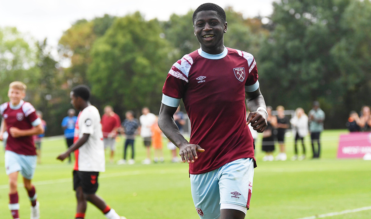 Gideon kodua celebrates his goal for West Ham United U18s