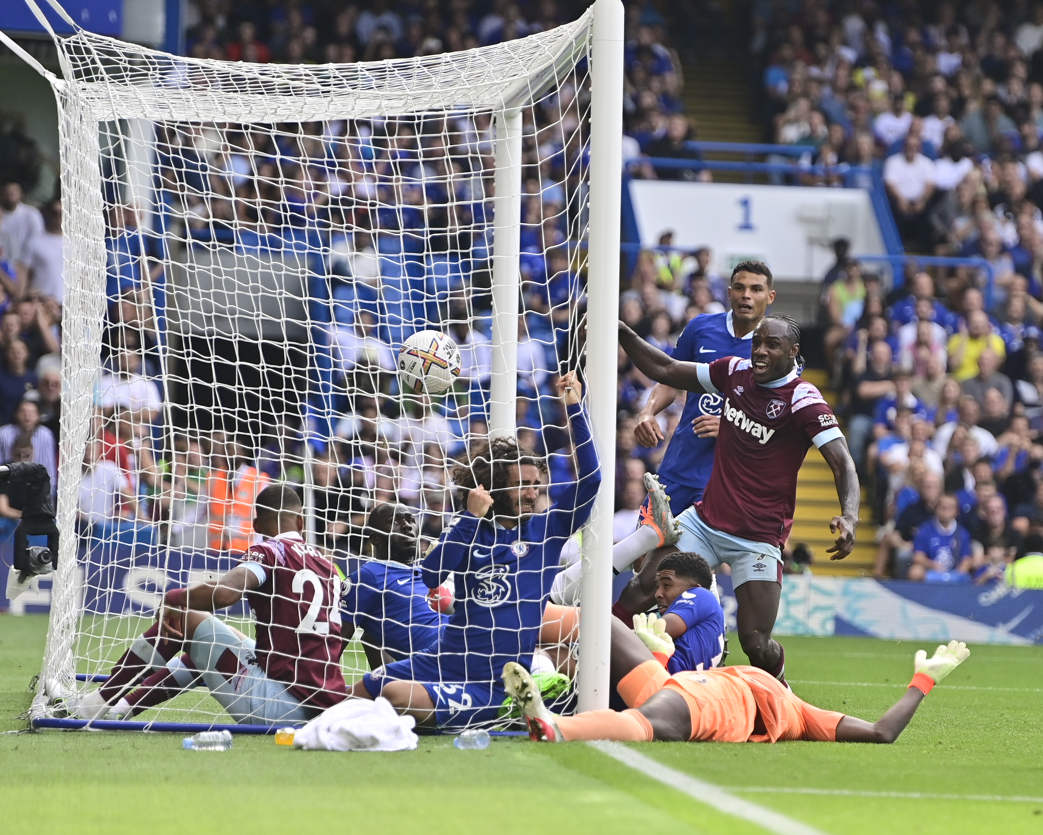 Antonio scores at Chelsea