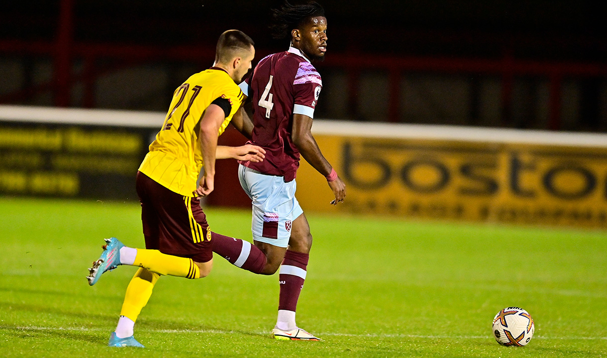 Pierre Ekwah versus Sparta Prague