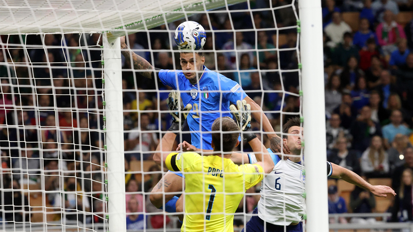 Scamacca hits the bar against England