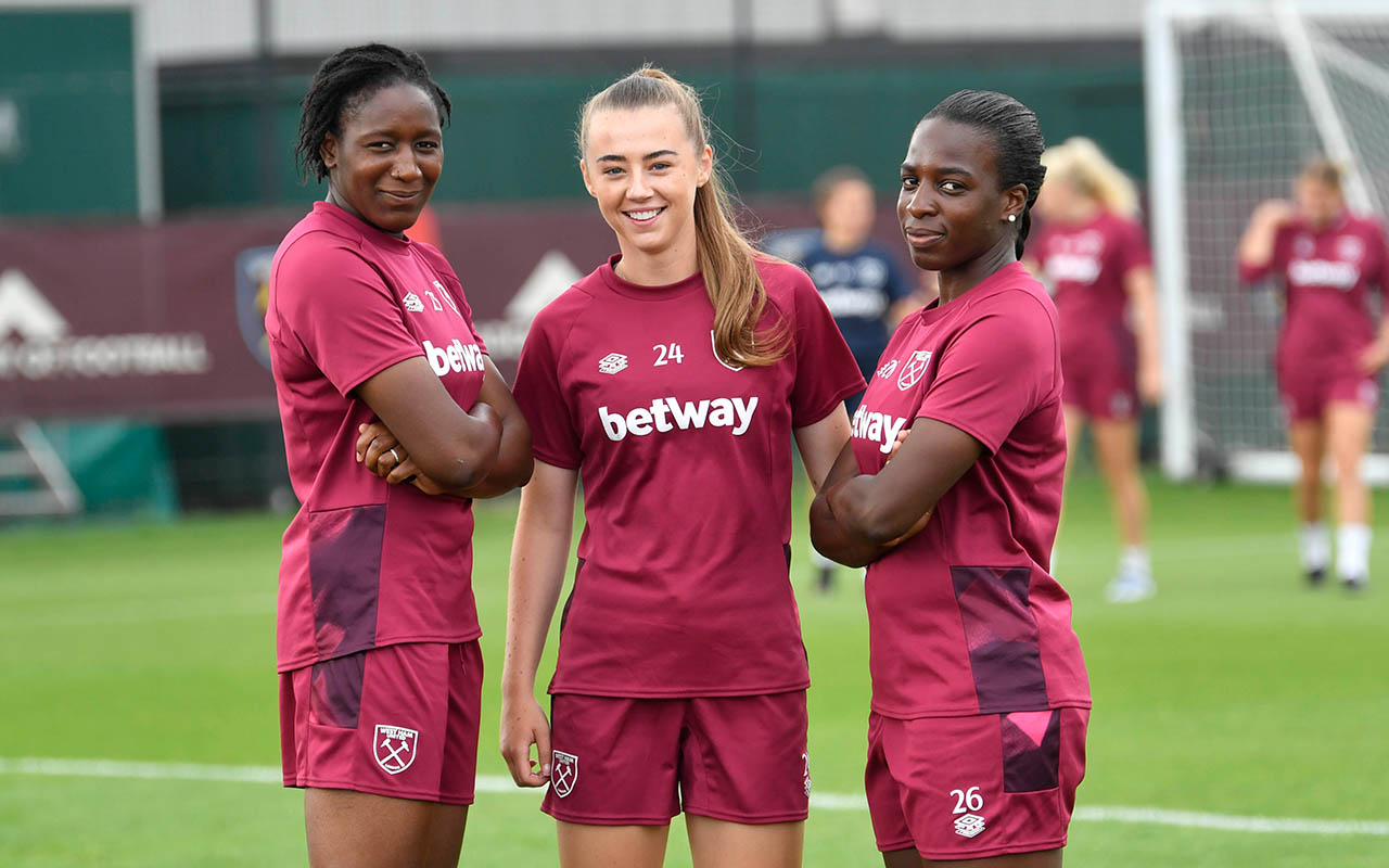 Hawa Cissoko, Brooke Cairns & Viviane Asseyi