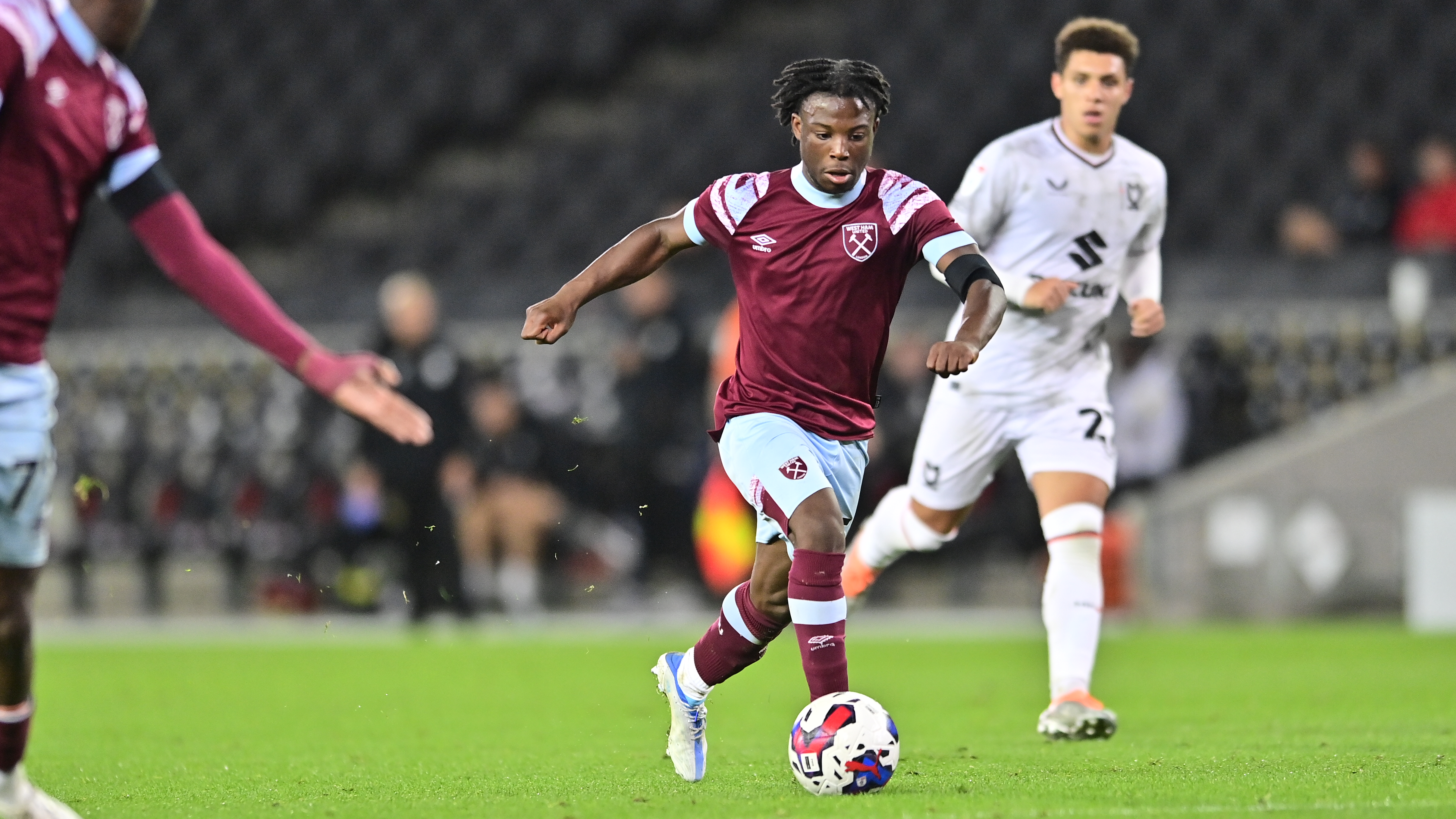 West Ham United U21s are defeated 2-0 by MK Dons