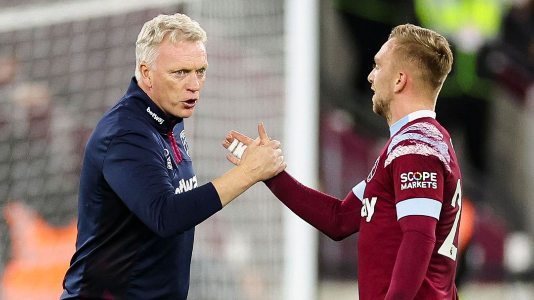 Moyes and Bowen celebrate beating Wolves