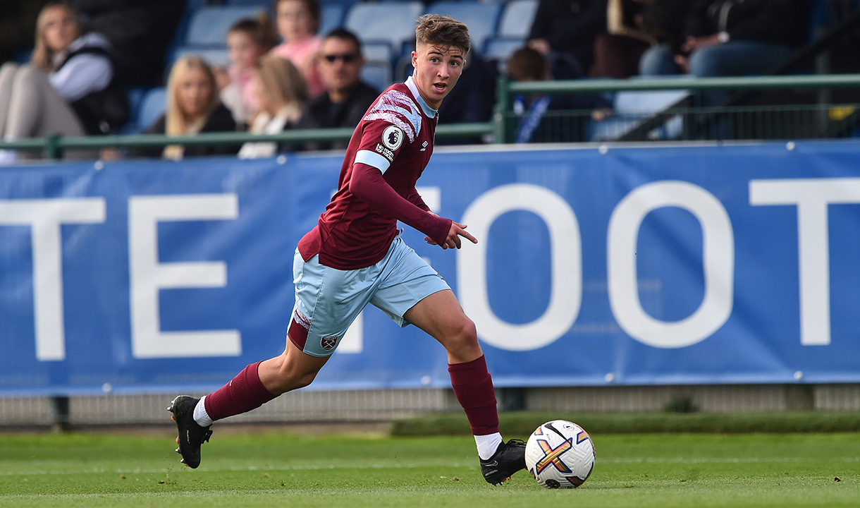 George Earthy in action for West Ham United U21s