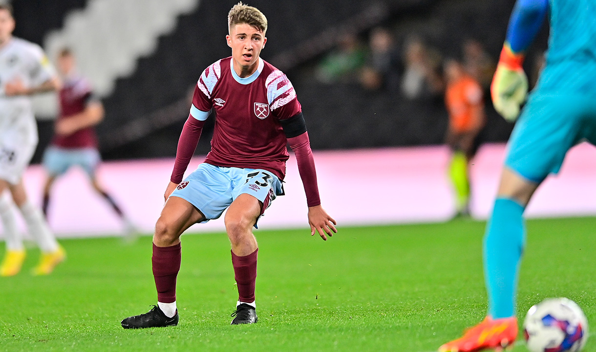 George Earthy in action for West Ham United U21s