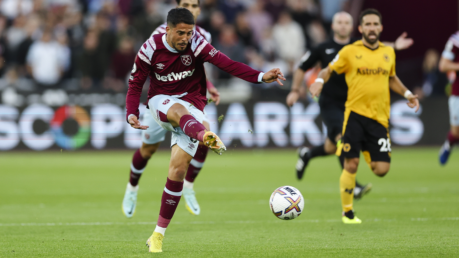 Pablo Fornals almost adds a third Hammers' goal against Wolves