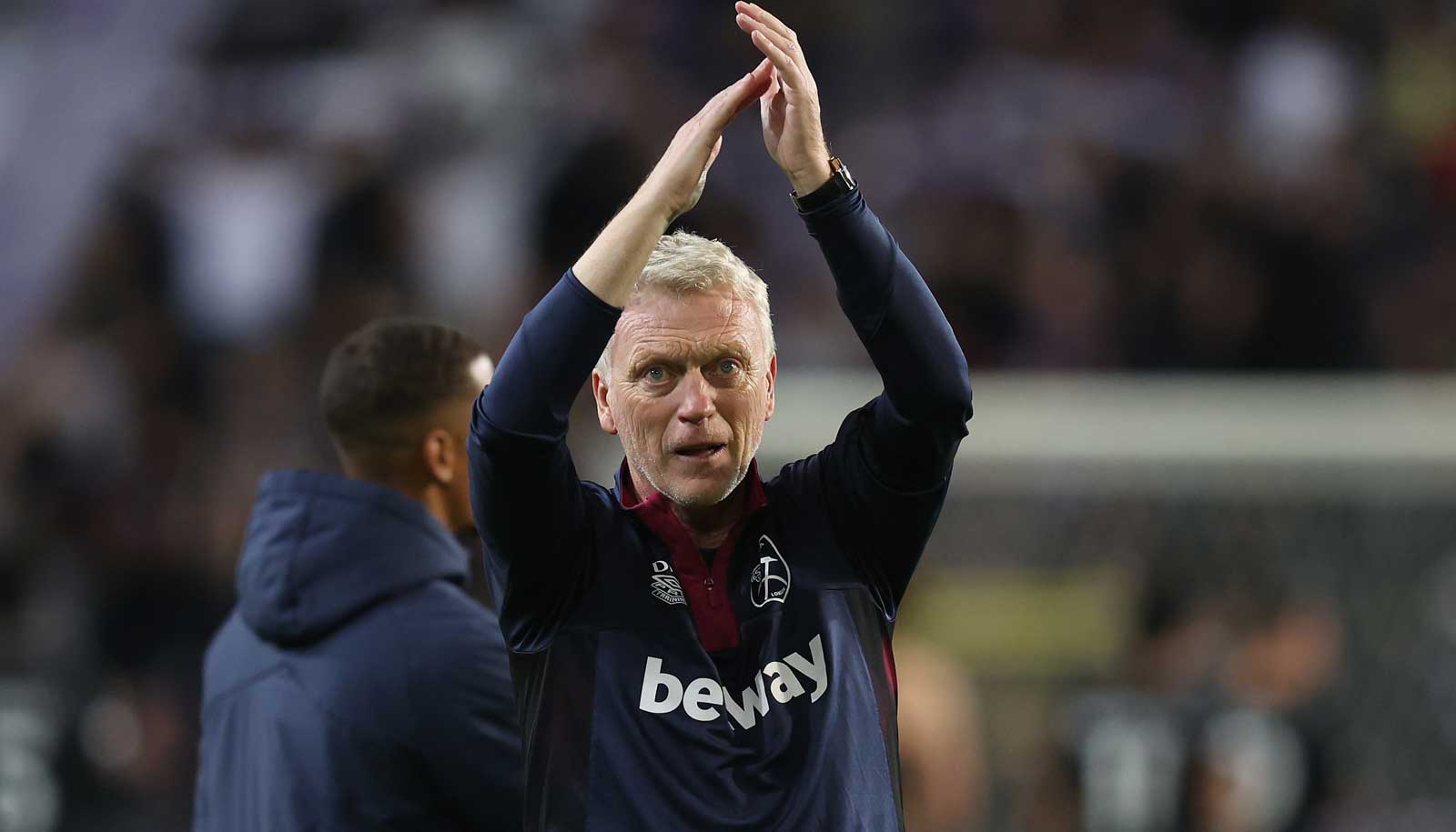 David Moyes applauds the fans at full time at Anderlecht