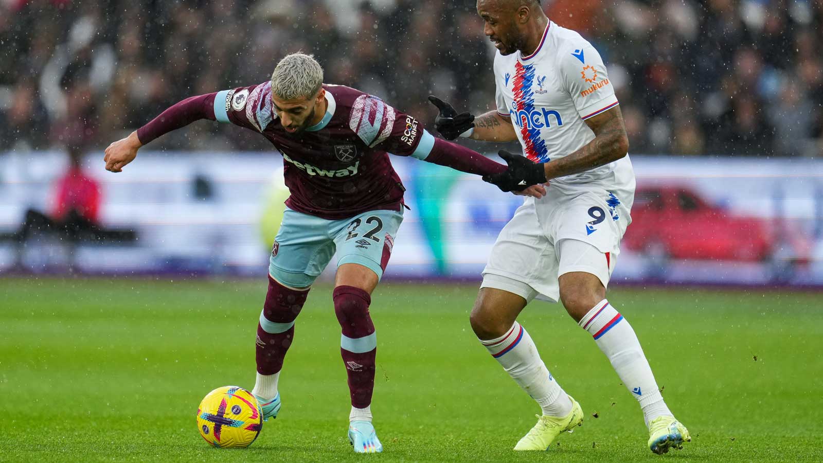 Saïd Benrahma on the ball against Crystal Palace