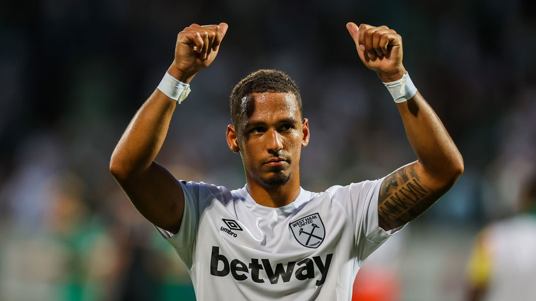 Thilo Kehrer acknowledges the West Ham fans