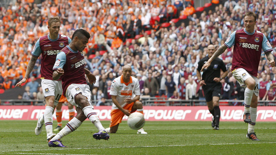 Ricardo Vaz Te scores at Wembley in May 2012
