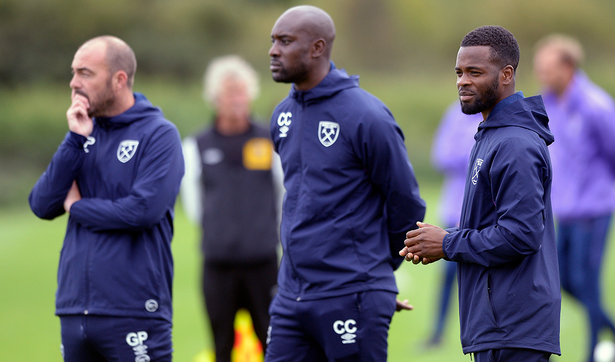 Zavon Hines as a coach with the West Ham U14s