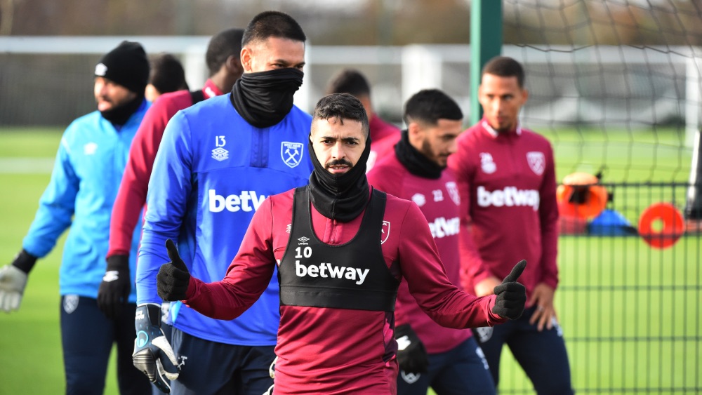 Manuel Lanzini in training