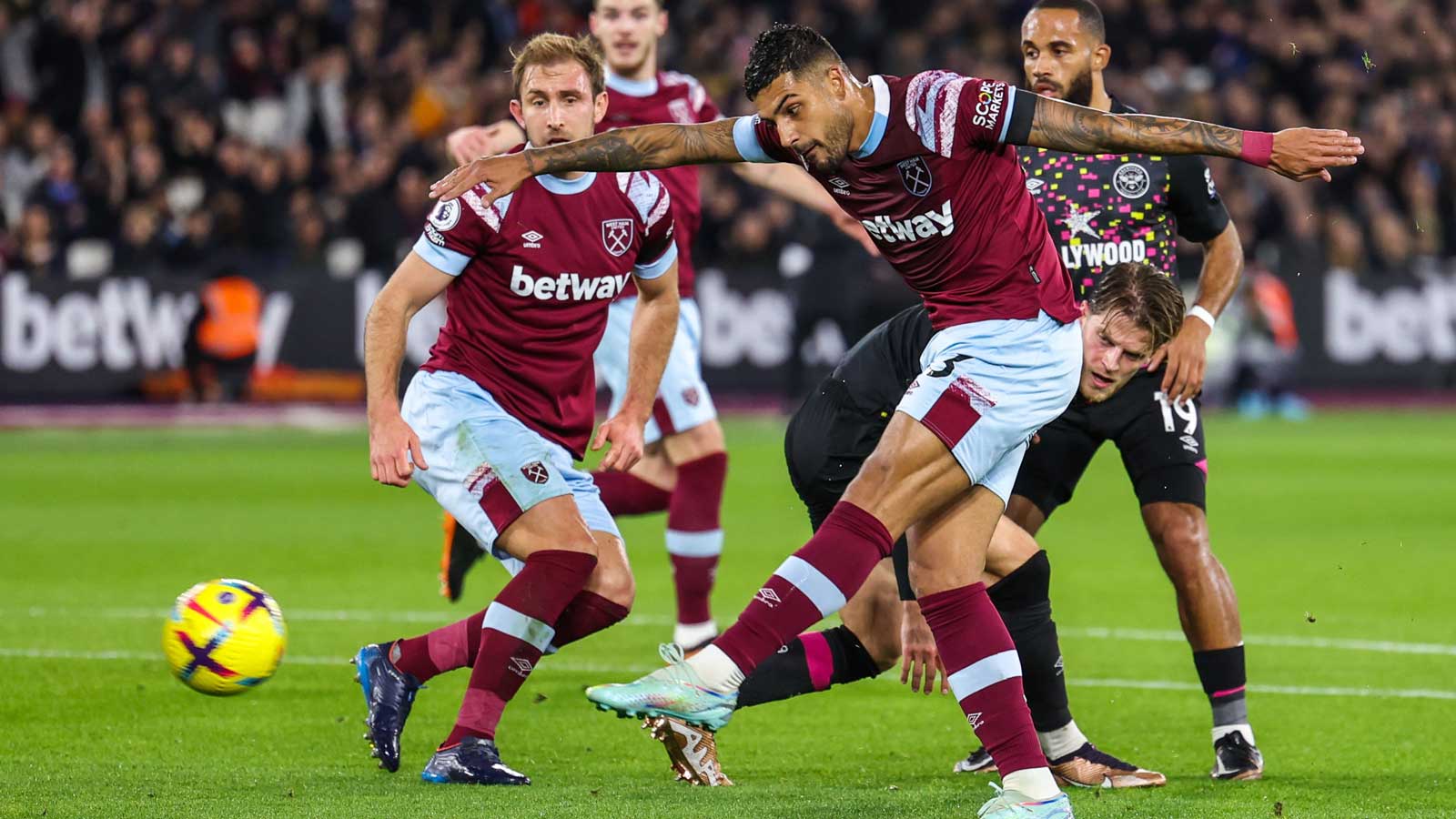 Emerson shoots for goal against Brentford