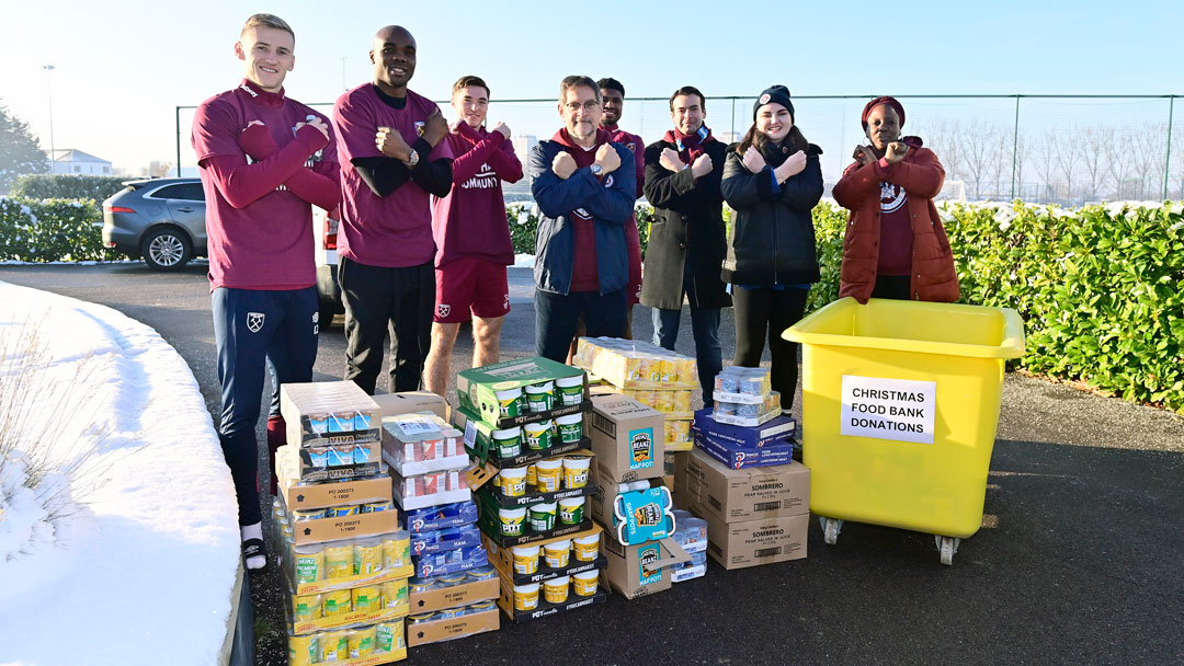 Irons Supporting Foodbanks paid a visit to the training ground