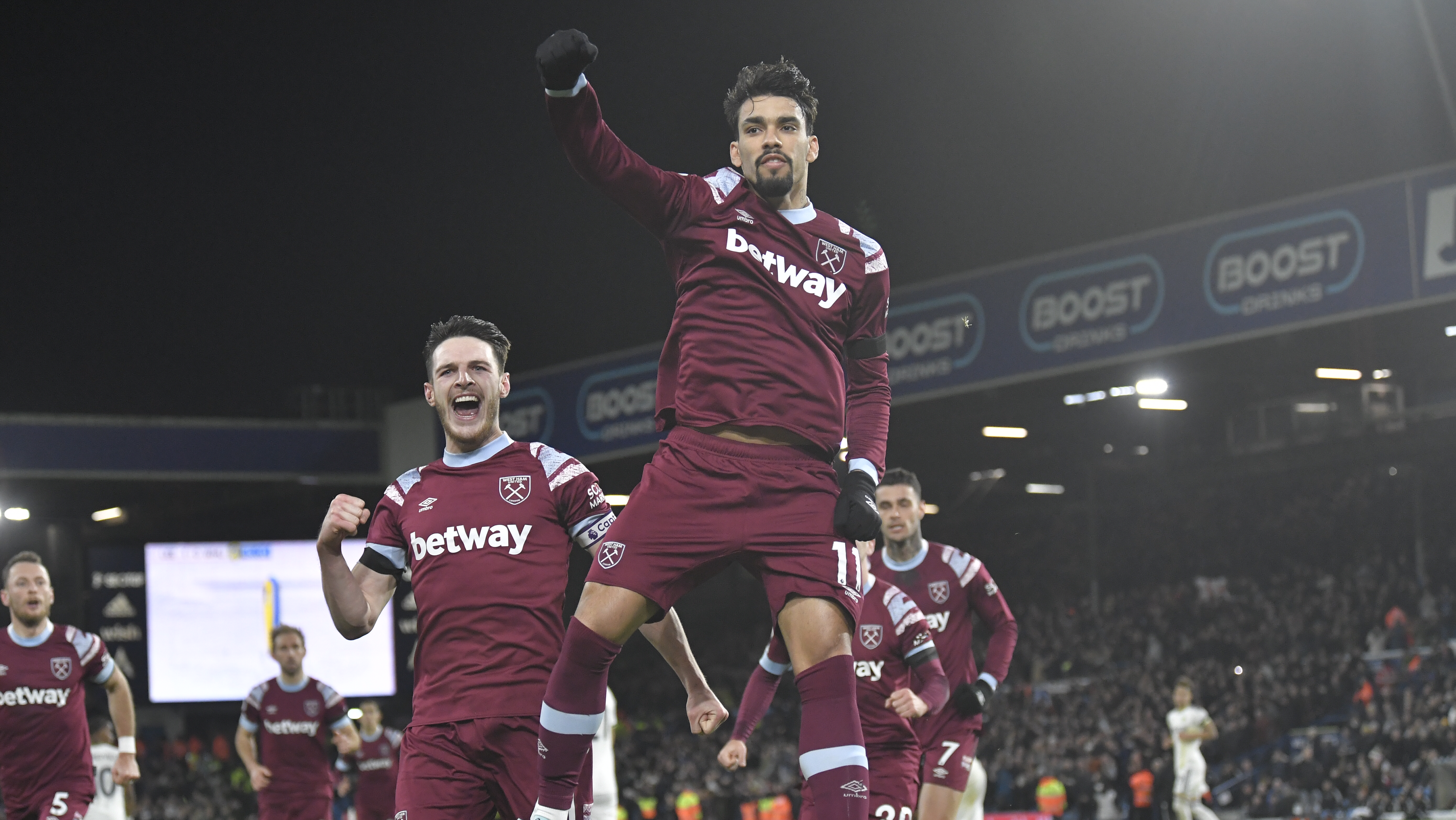 Paqueta celebrates