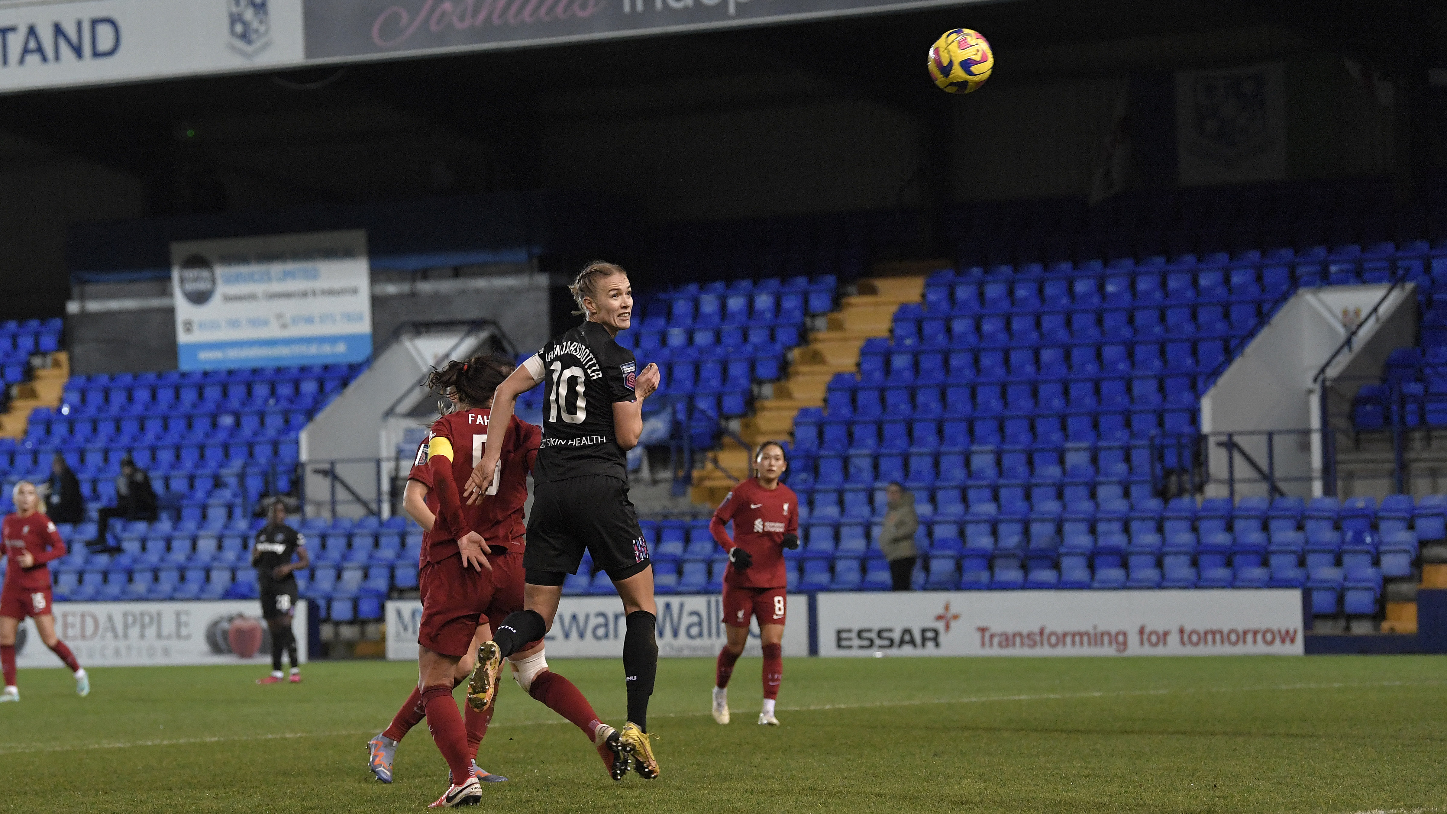Brynjarsdottir heads Hammers into semi-finals of the Conti Cup