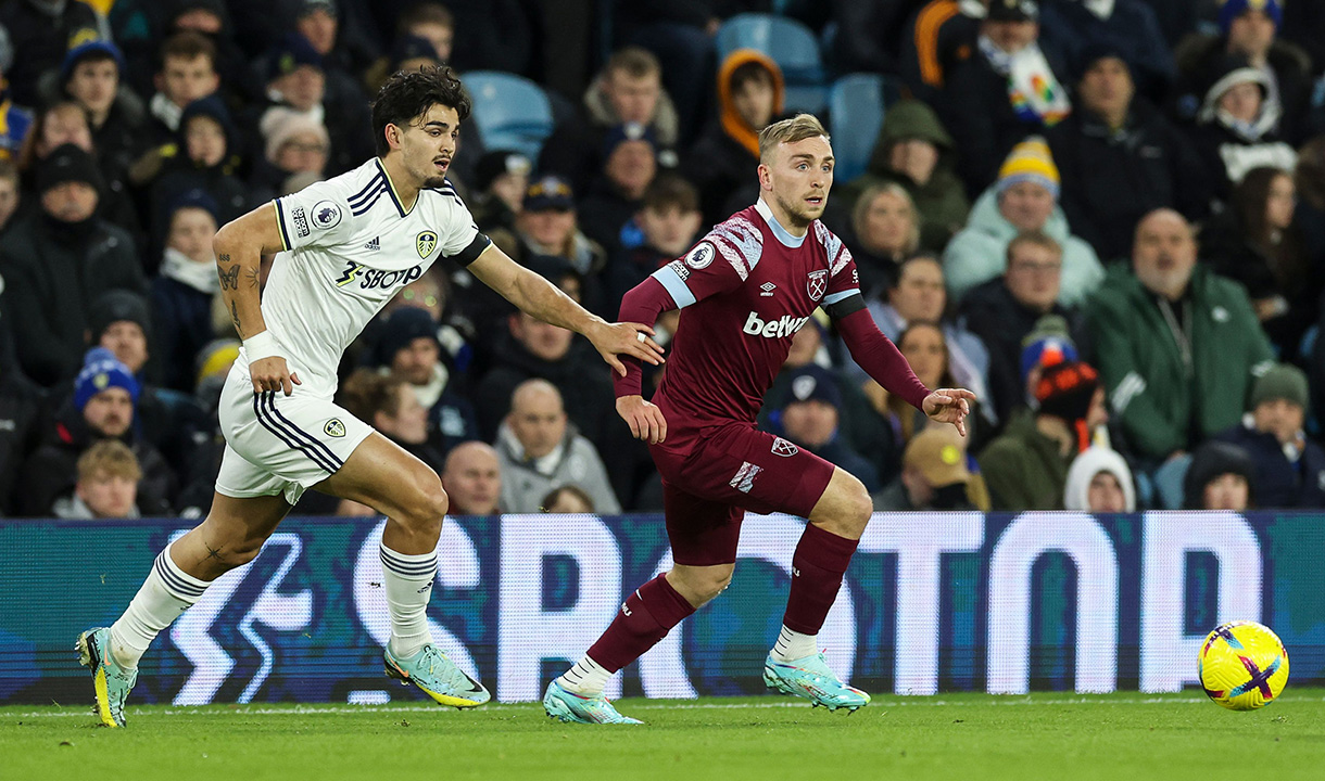 Jarrod Bowen in action versus Brenden Aaronson of Leeds