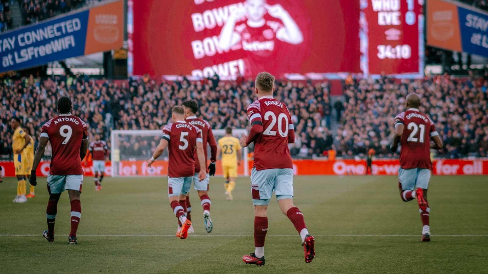 Jarrod Bowen celebrates putting the Hammers in front against Everton