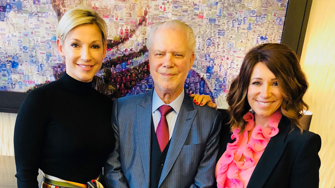 David Gold with daughters Vanessa and Jacqueline