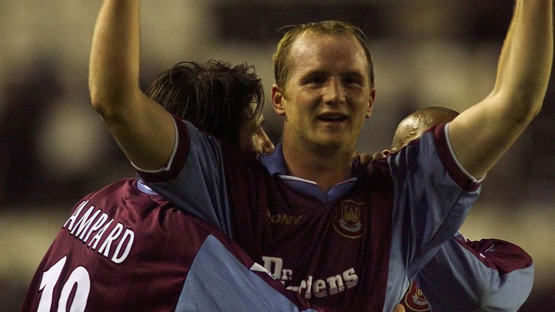 John Hartson celebrates scoring against Derby in 1998