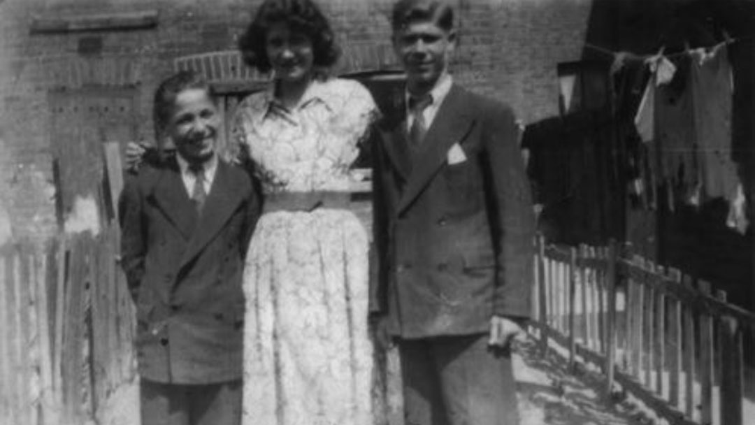 Ralph and David Gold with their mother