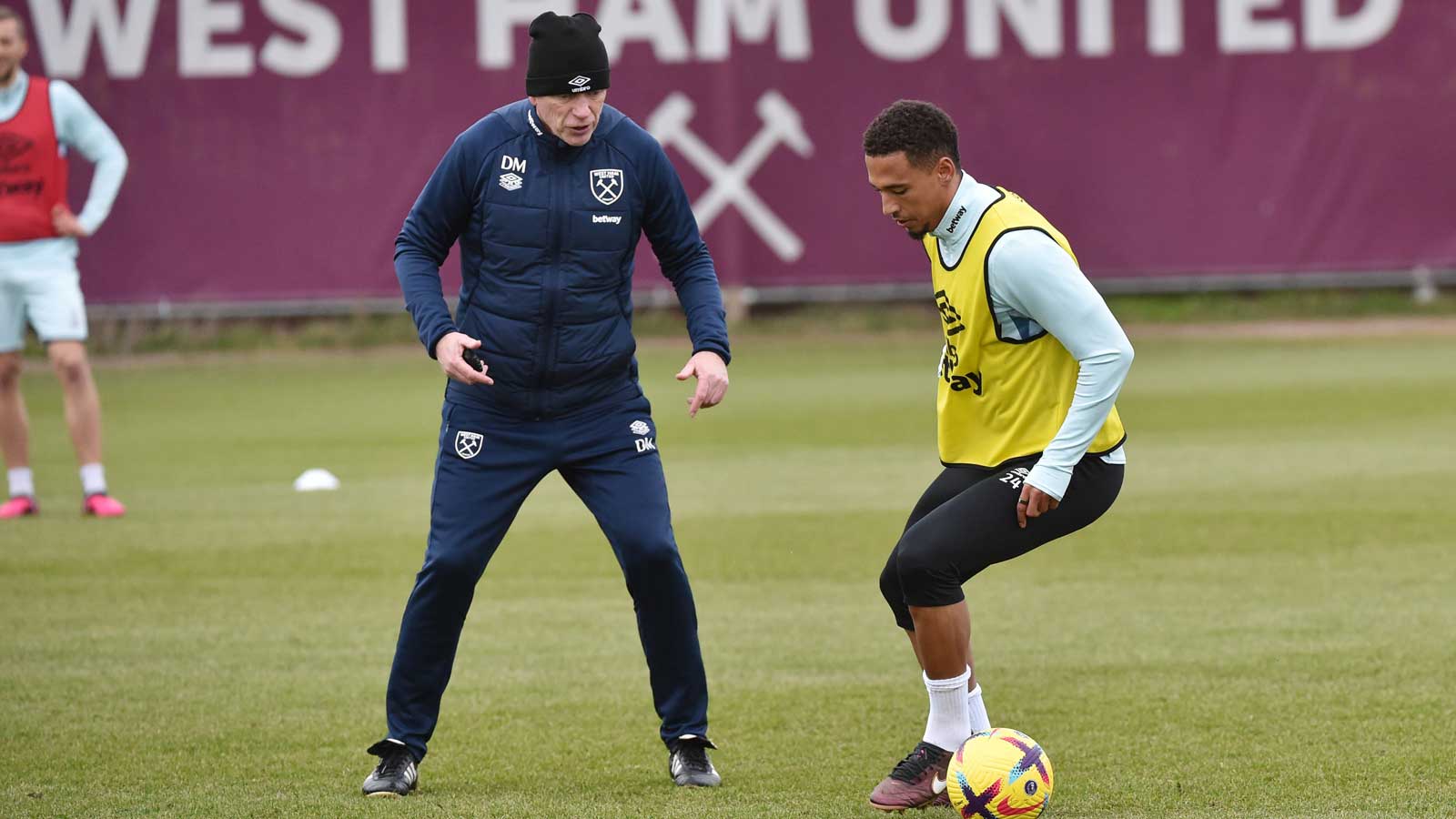 David Moyes oversees training ahead of Sunday's game at Tottenham Hotspur