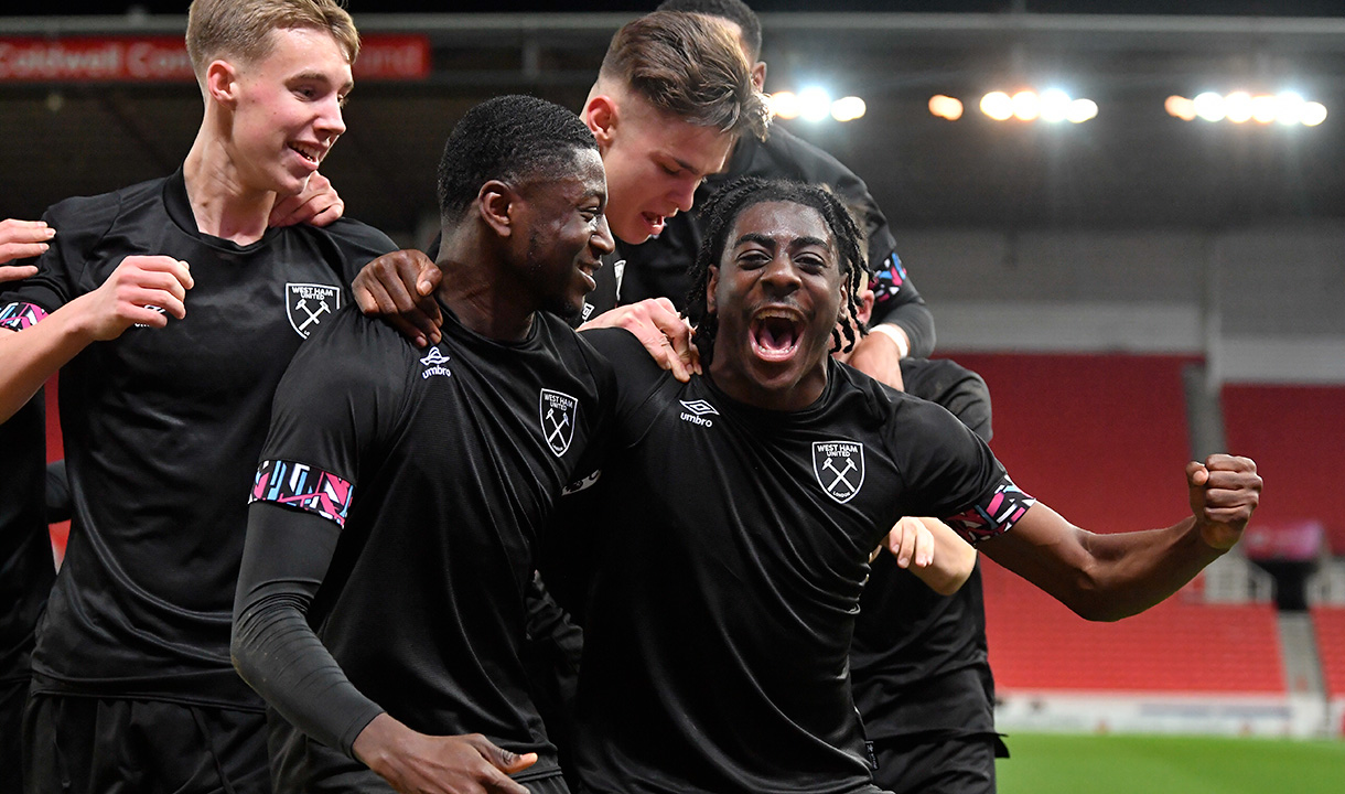 Divin Mubama celebrates versus Stoke City