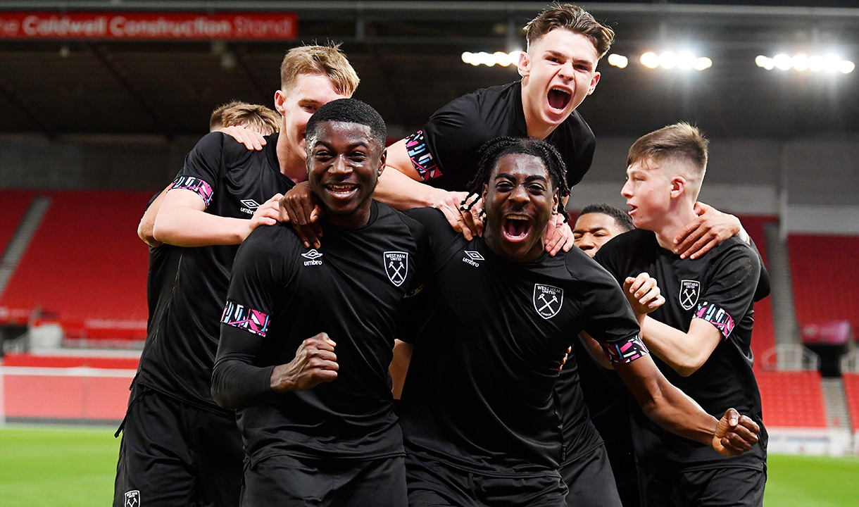 West Ham United U18s celebrate versus Stoke City