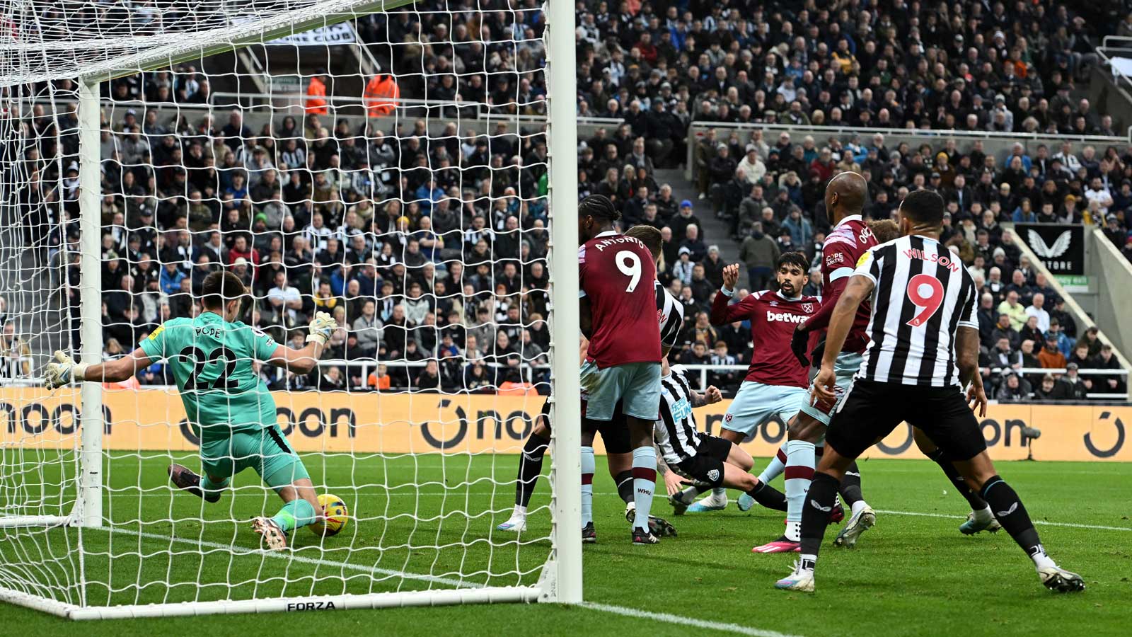 Paquetá scores at Newcastle