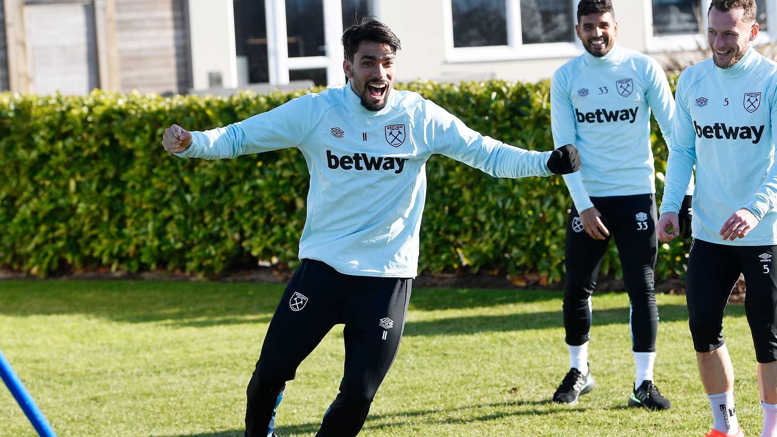 Paquetá celebrates in training