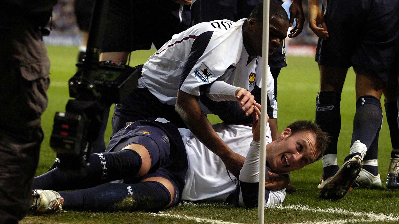 Dean Ashton celebrates scoring in the 2006 FA Cup quarter-final at Manchester City