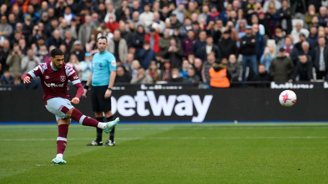 Benrahma scores from the penalty spot