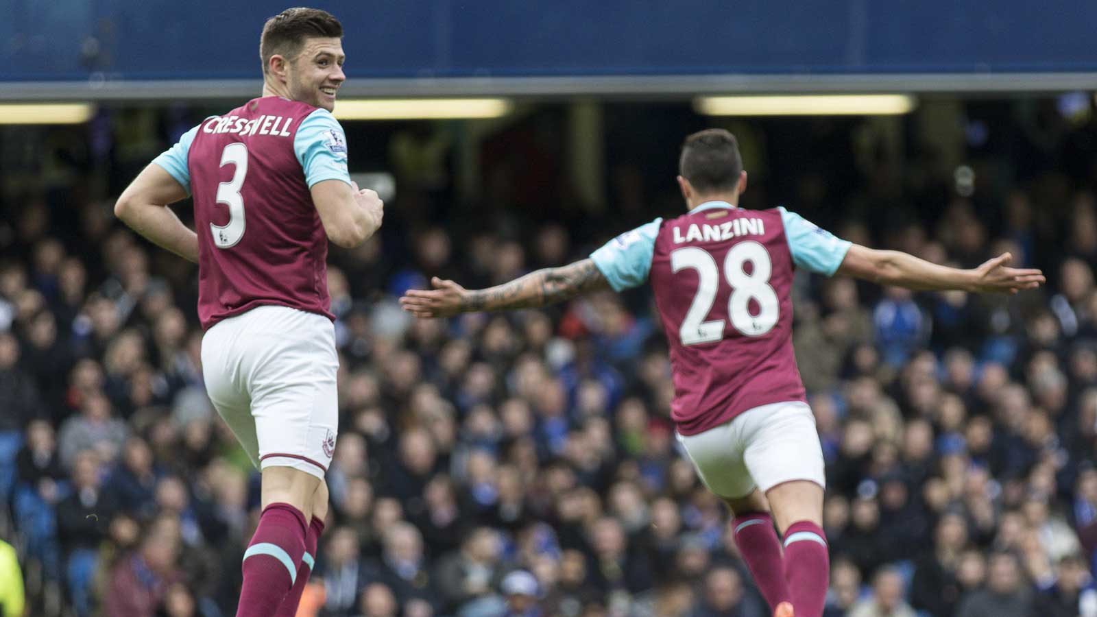 Manuel Lanzini celebrates his goal at Chelsea