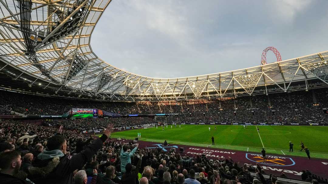 London Stadium fans