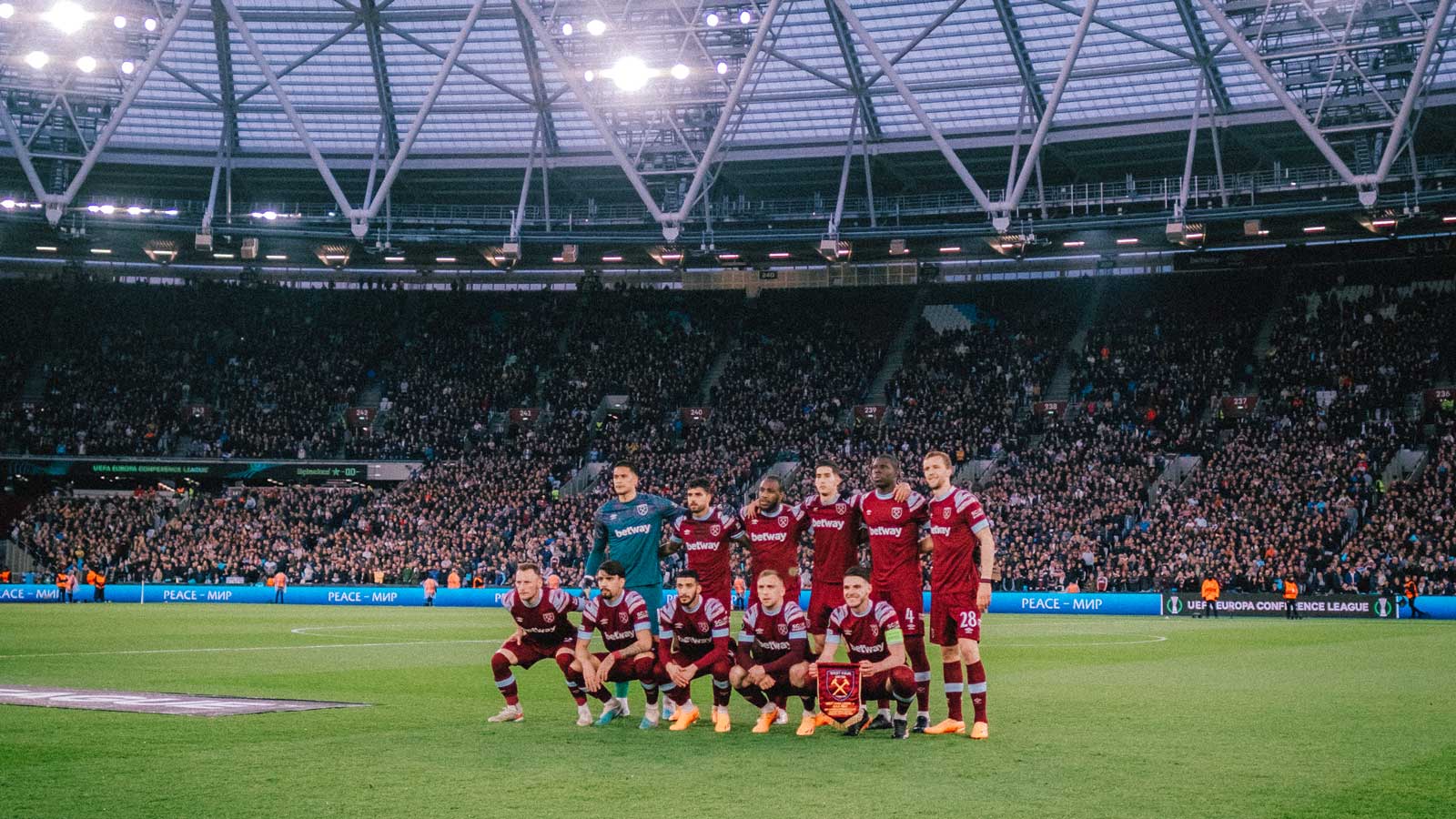 The Hammers line-up against Gent