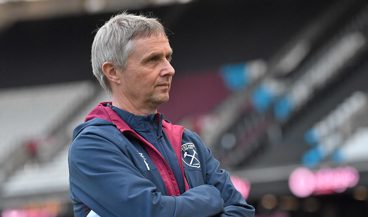 Kevin Keen watches his team in training