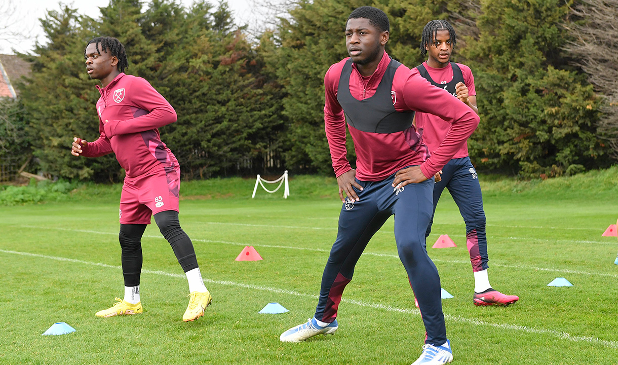 Gideon Kodua in training with his teammates at Chadwell Heath