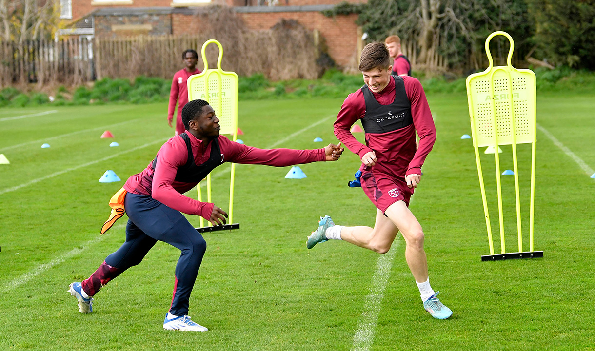 Scarles and Kodua in training 