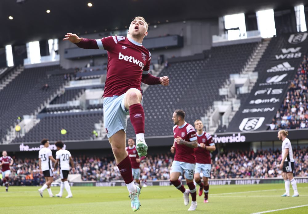 Jarrod Bowen celebrates his goal at Fulham