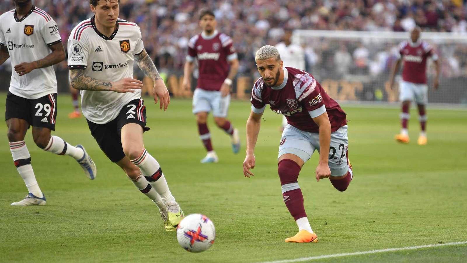 Saïd Benrahma in action against Manchester United