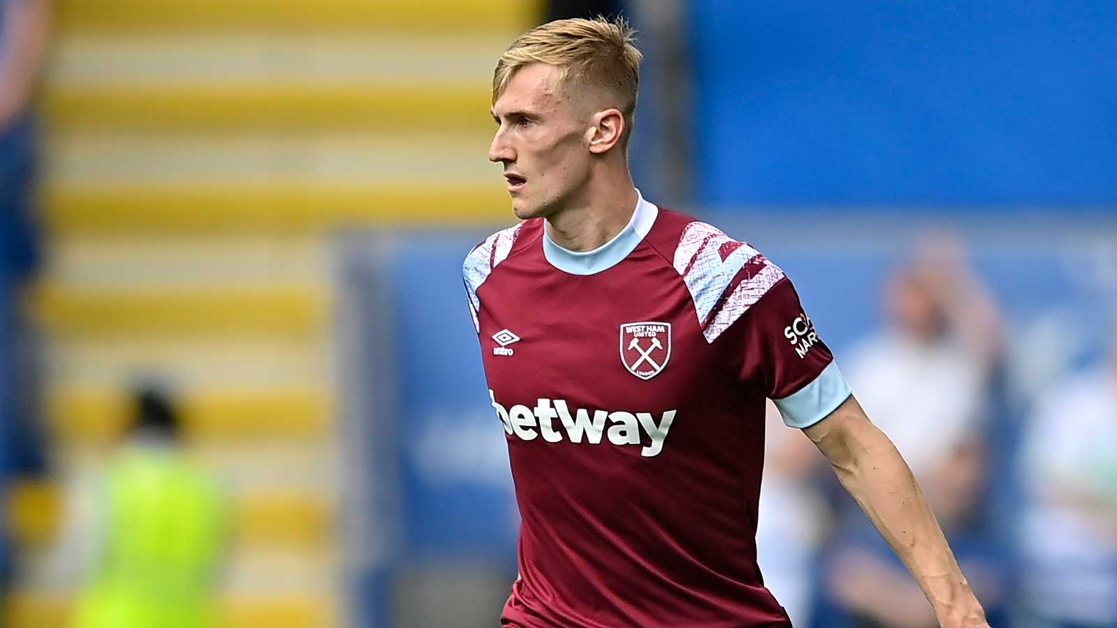 West Ham United sign midfielder Flynn Downes