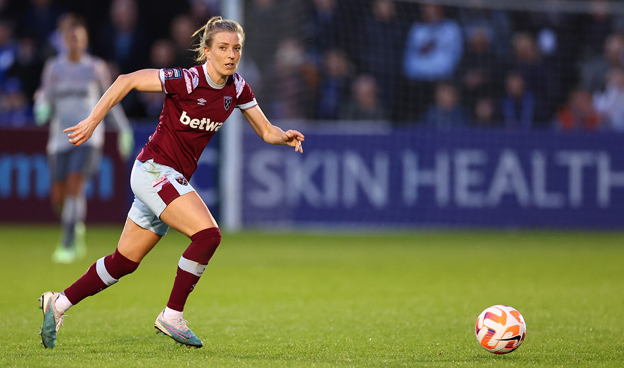 Kate Longhurst in action for West Ham United