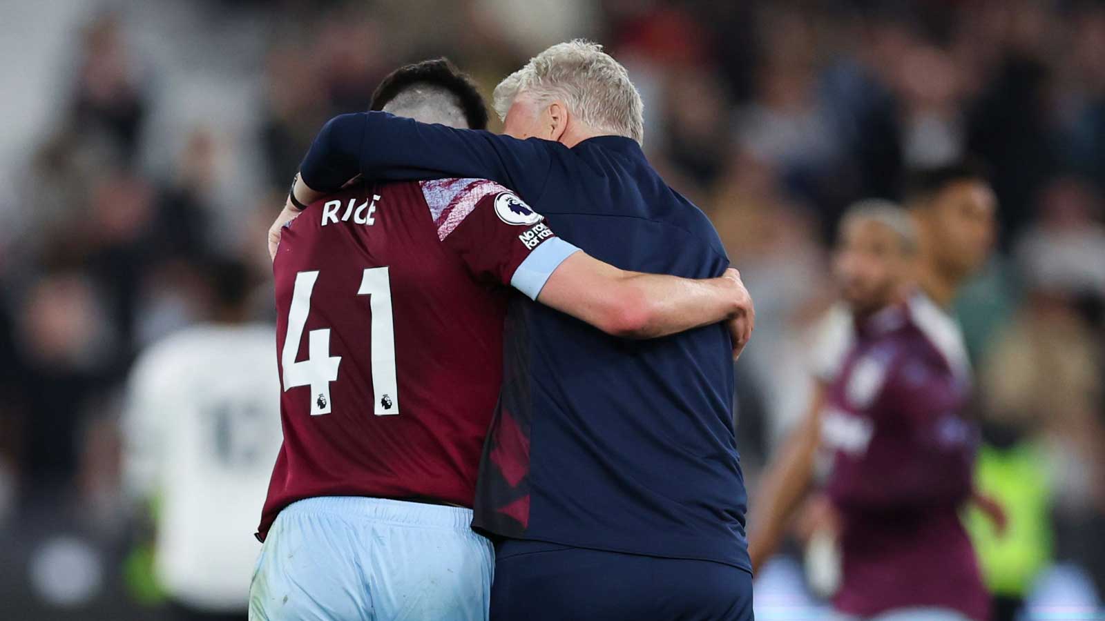 David Moyes embraces Declan Rice at full-time against Manchester United