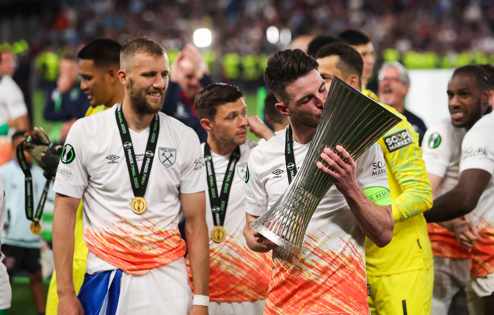 Declan Rice with the UECL trophy