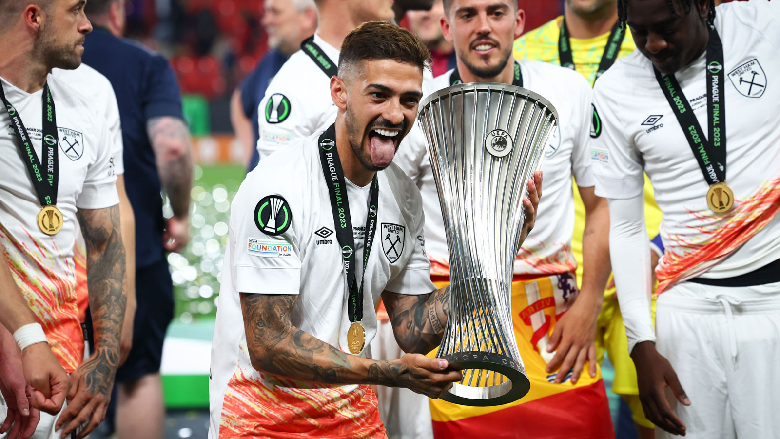 Manuel Lanzini with the UEFA Europa Conference League trophy