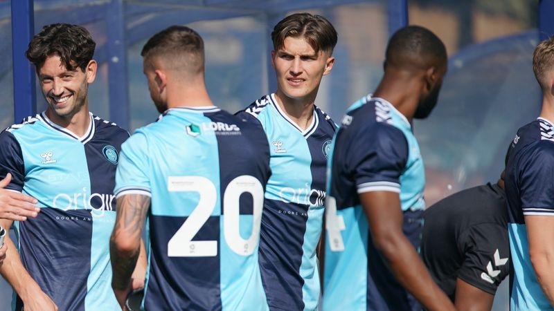 Freddie Potts on debut for Wycombe Wanderers