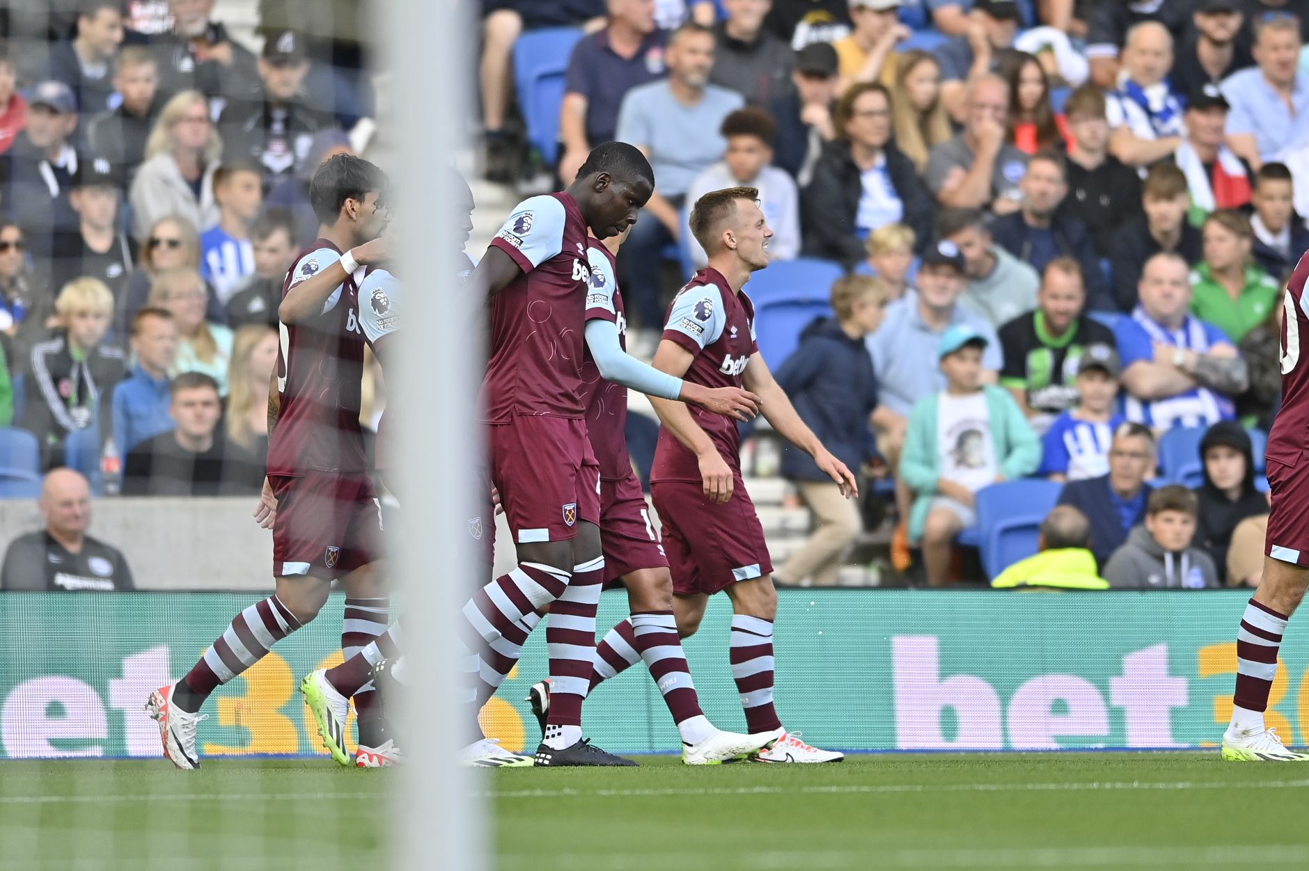 West Ham advance with late win, Brighton seal top-two place
