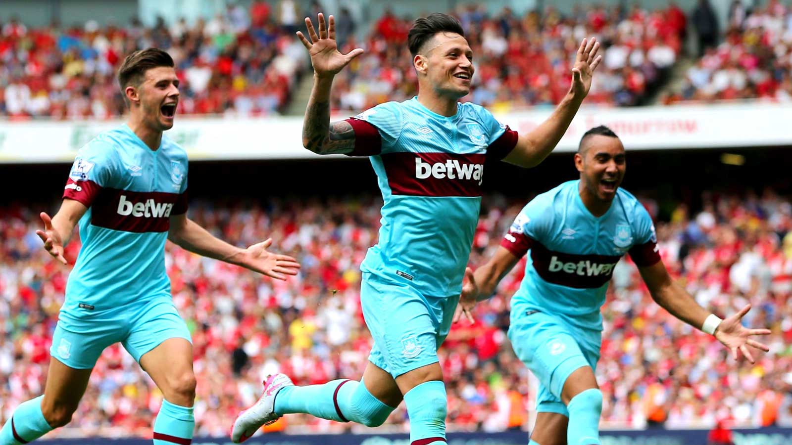 Mauro Zárate celebrates his goal at Arsenal in August 2015